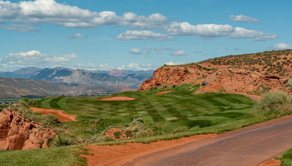 Cliffside golf in Southern Utah